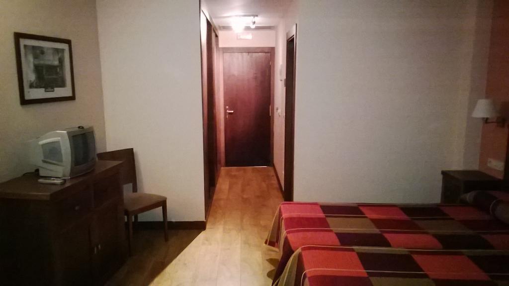 Hostal Patron Castañares de Rioja Cameră foto